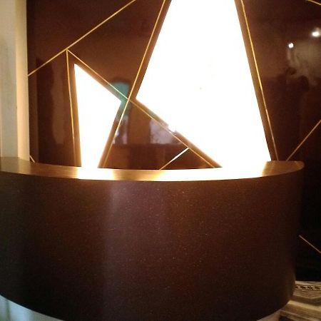 Hotel Gateway Kailash バラナシ エクステリア 写真