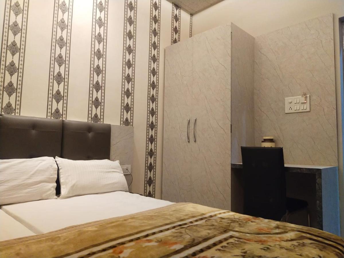 Hotel Gateway Kailash バラナシ エクステリア 写真