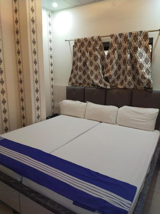 Hotel Gateway Kailash バラナシ エクステリア 写真