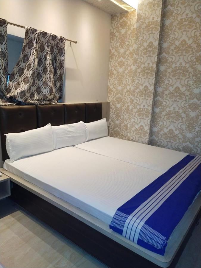 Hotel Gateway Kailash バラナシ エクステリア 写真
