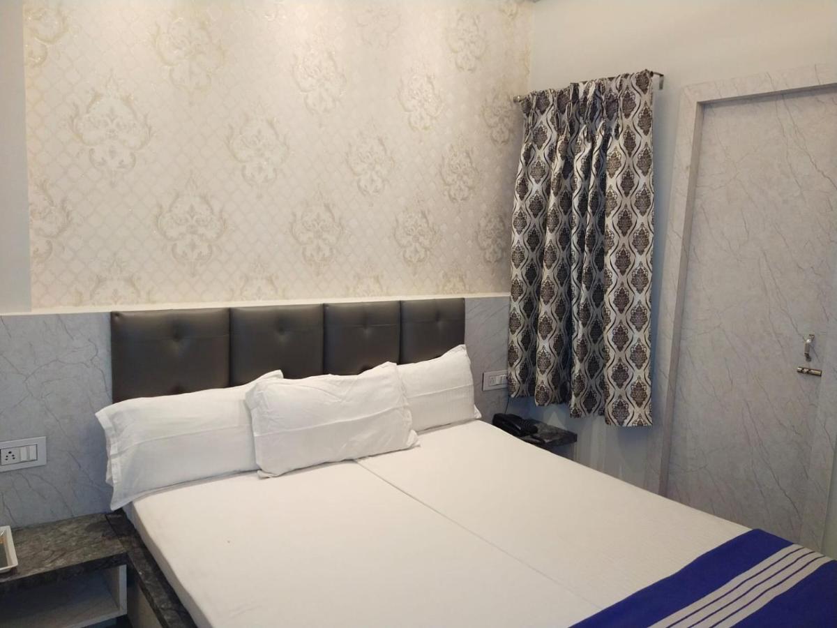 Hotel Gateway Kailash バラナシ エクステリア 写真