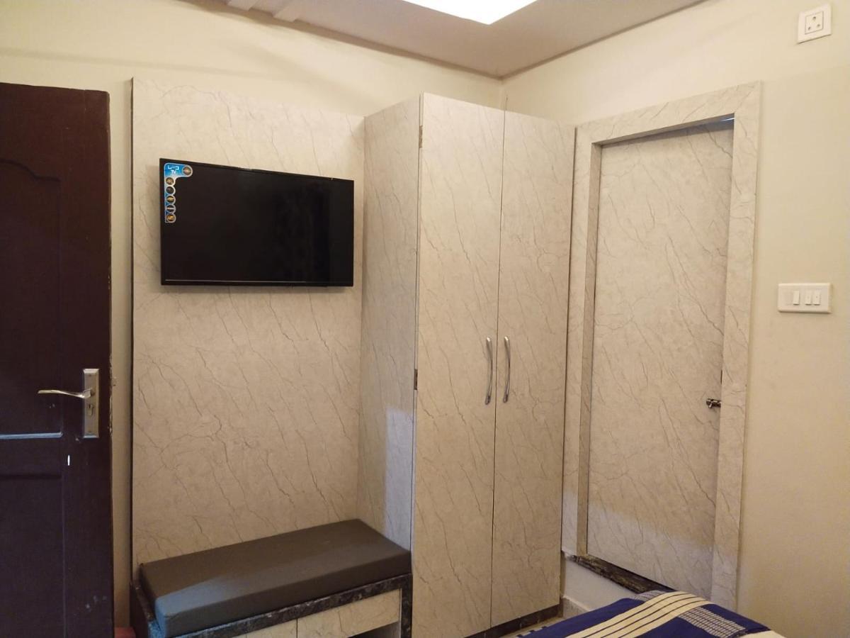 Hotel Gateway Kailash バラナシ エクステリア 写真