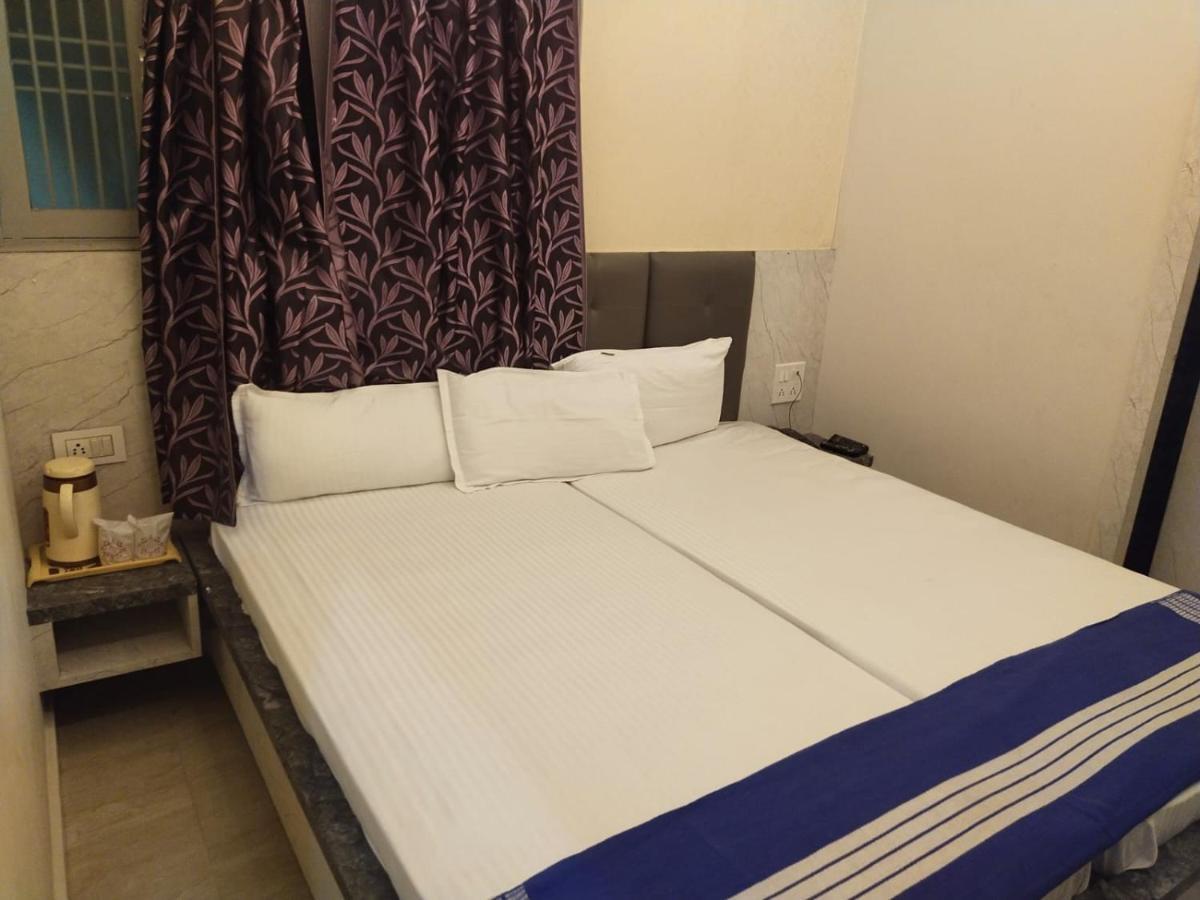 Hotel Gateway Kailash バラナシ エクステリア 写真