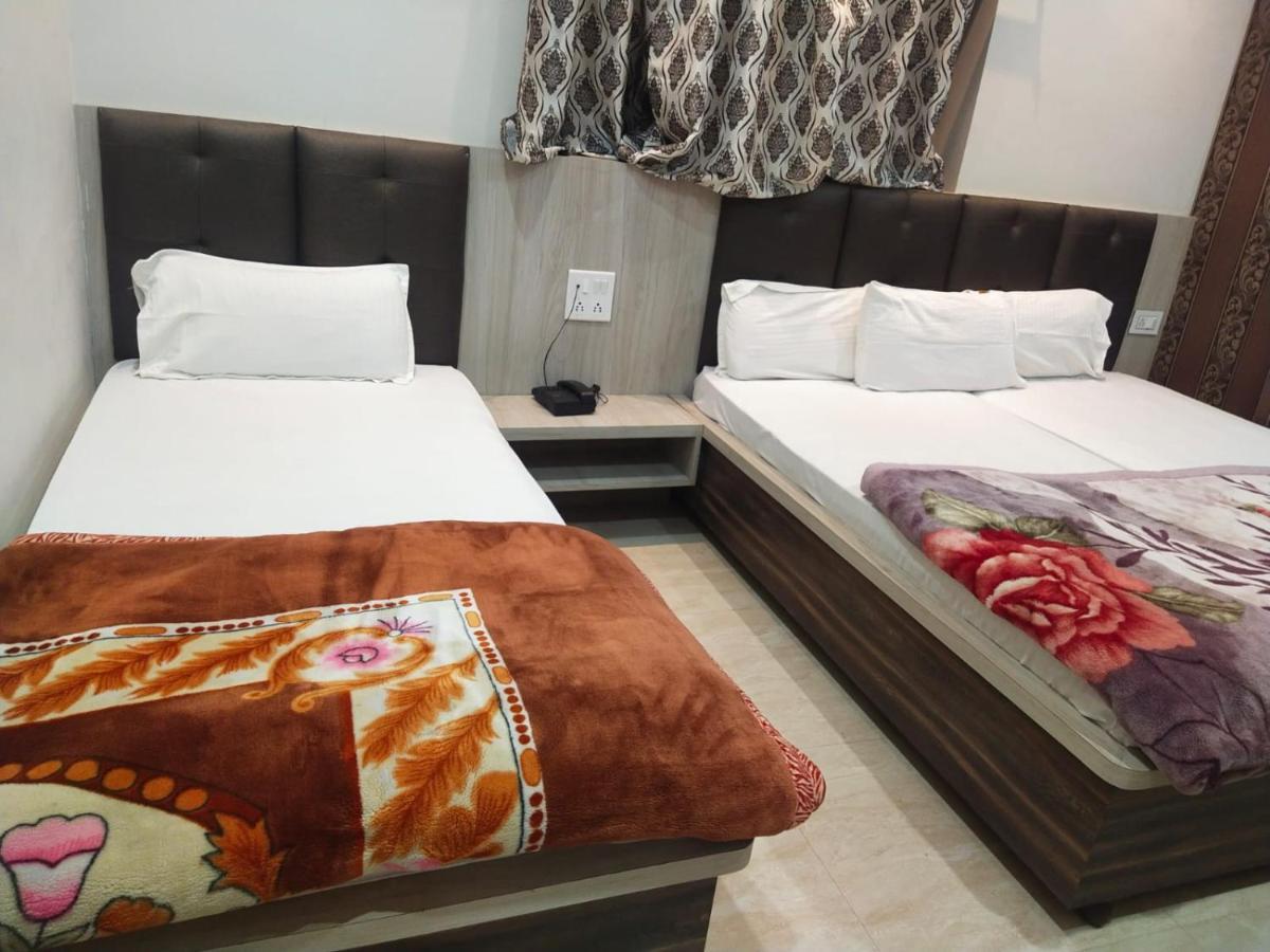 Hotel Gateway Kailash バラナシ エクステリア 写真