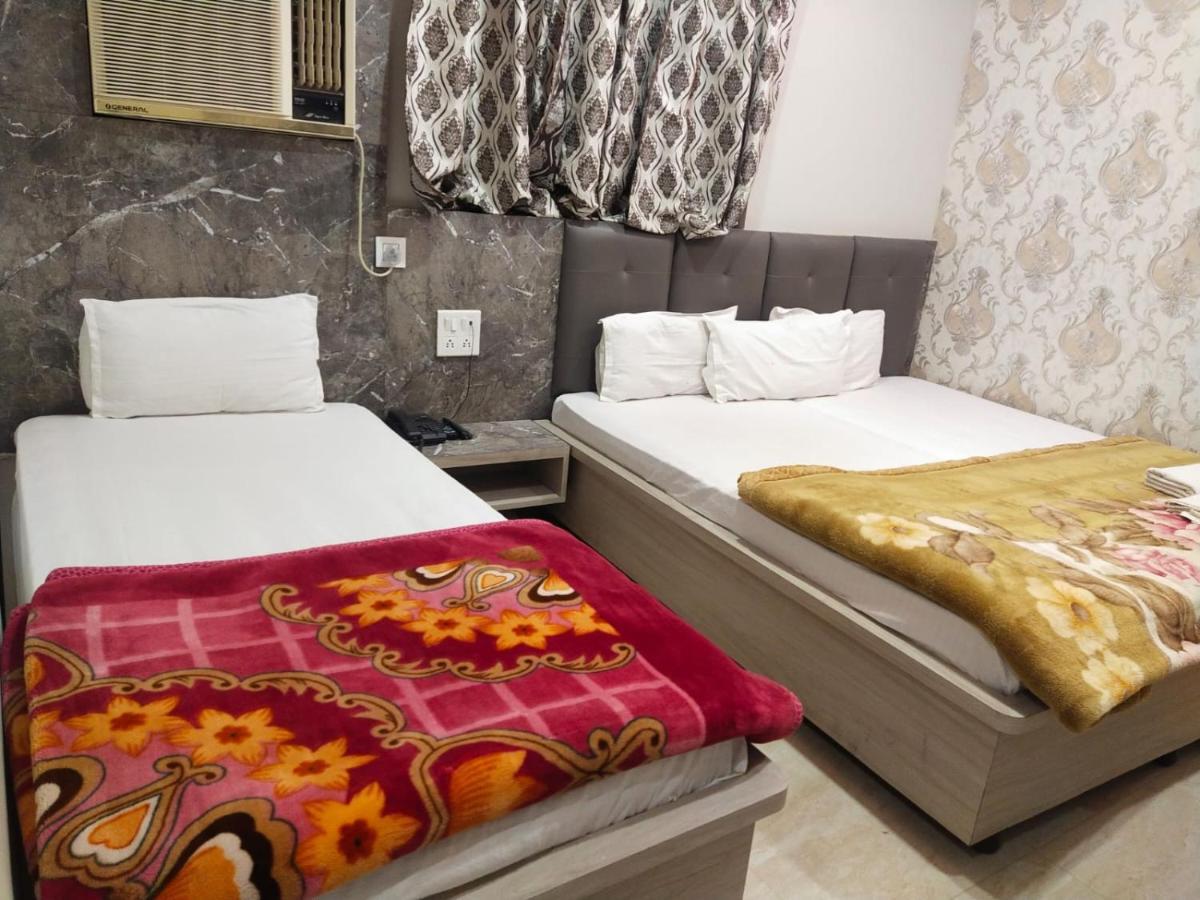 Hotel Gateway Kailash バラナシ エクステリア 写真
