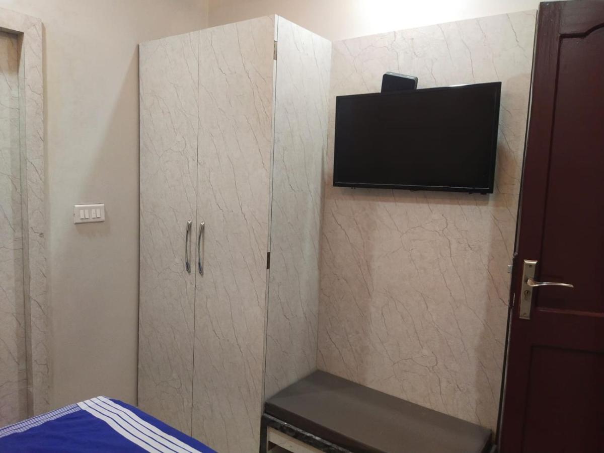 Hotel Gateway Kailash バラナシ エクステリア 写真