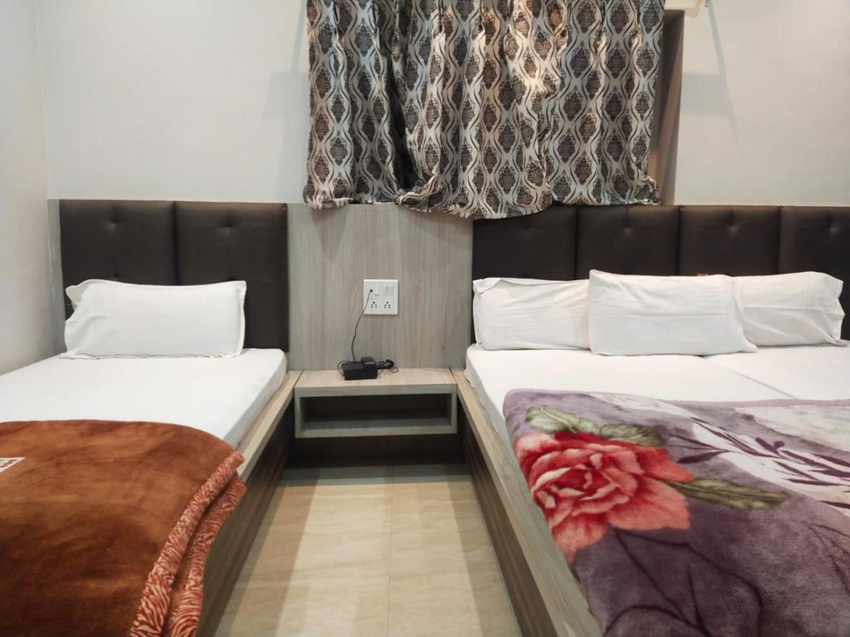 Hotel Gateway Kailash バラナシ エクステリア 写真