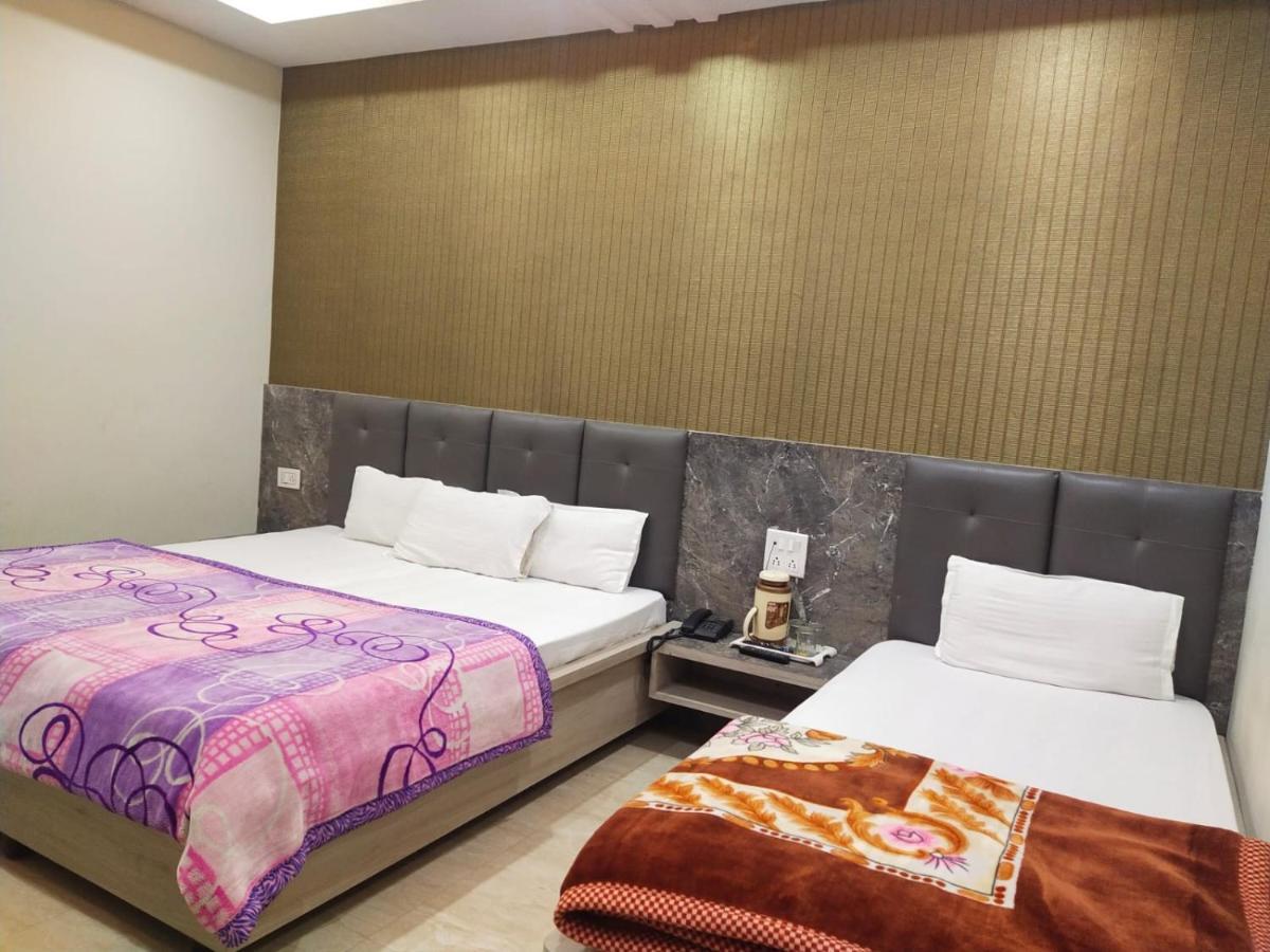 Hotel Gateway Kailash バラナシ エクステリア 写真