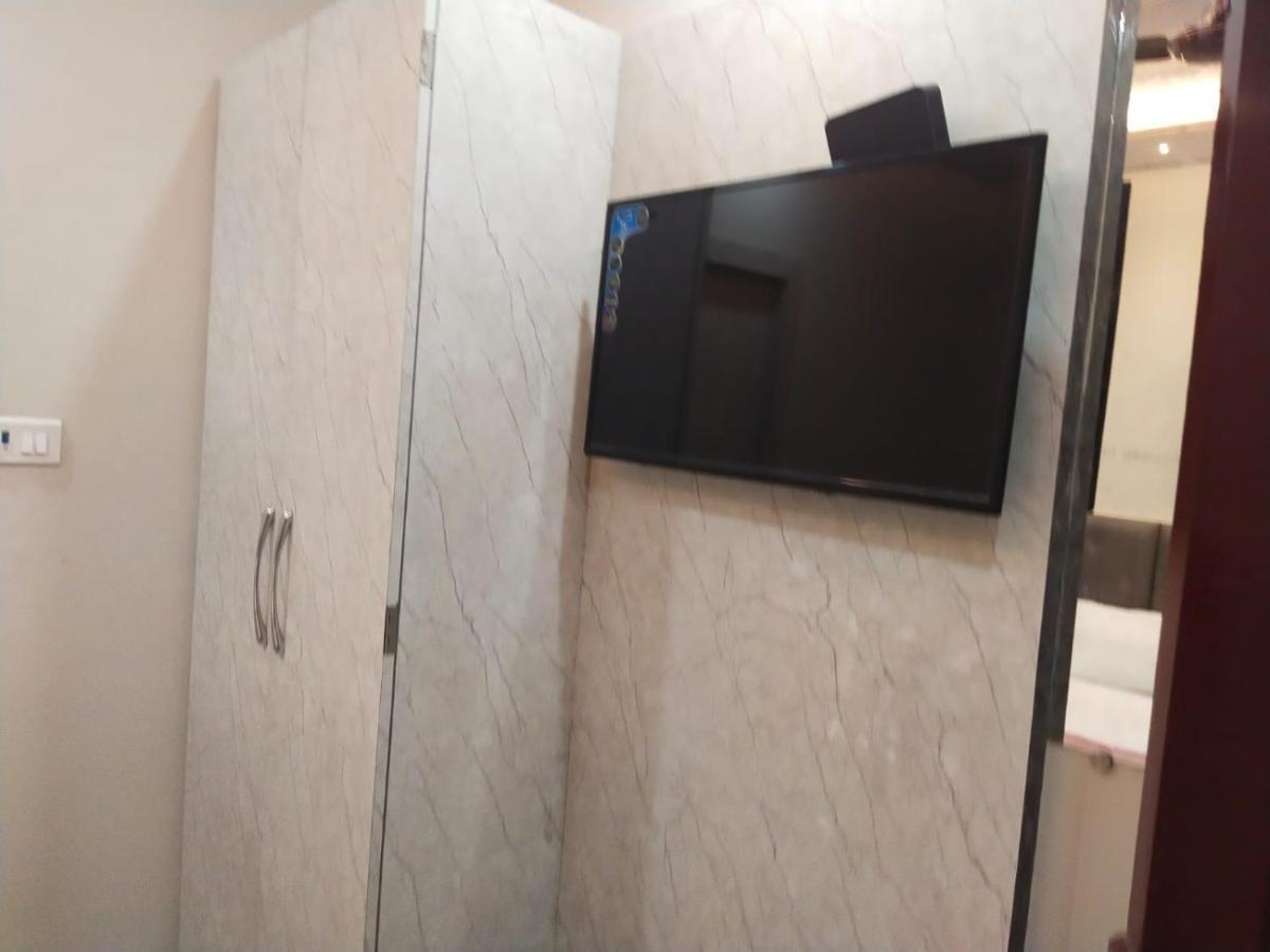 Hotel Gateway Kailash バラナシ エクステリア 写真