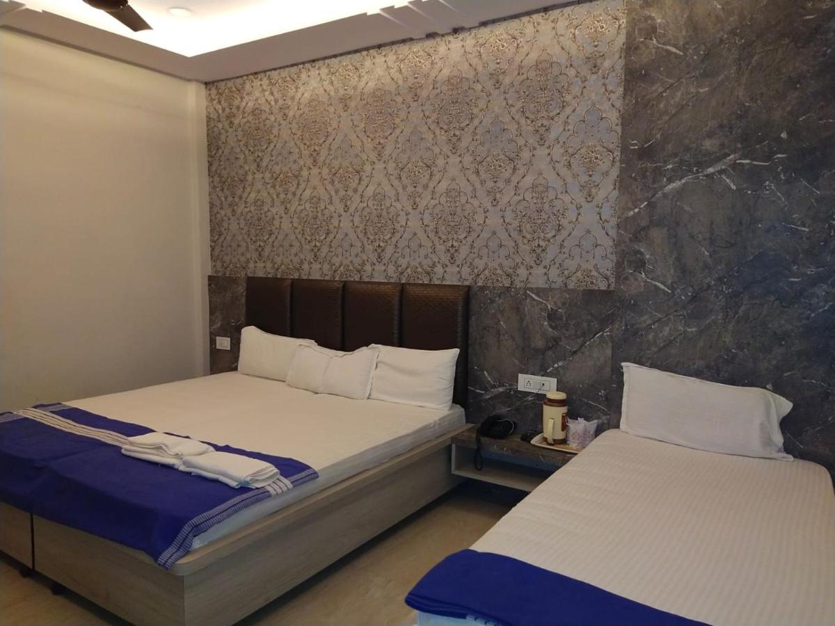 Hotel Gateway Kailash バラナシ エクステリア 写真